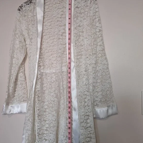 Delicate Lace & Satin Smooth Trimmed, Intimates Robe - est. size S - Picture 5 of 6